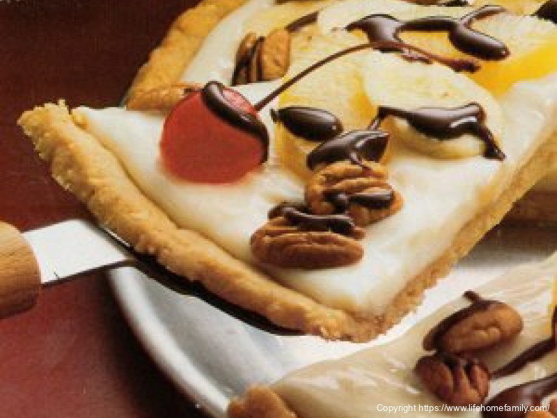 Banana Split Dessert Pizza
